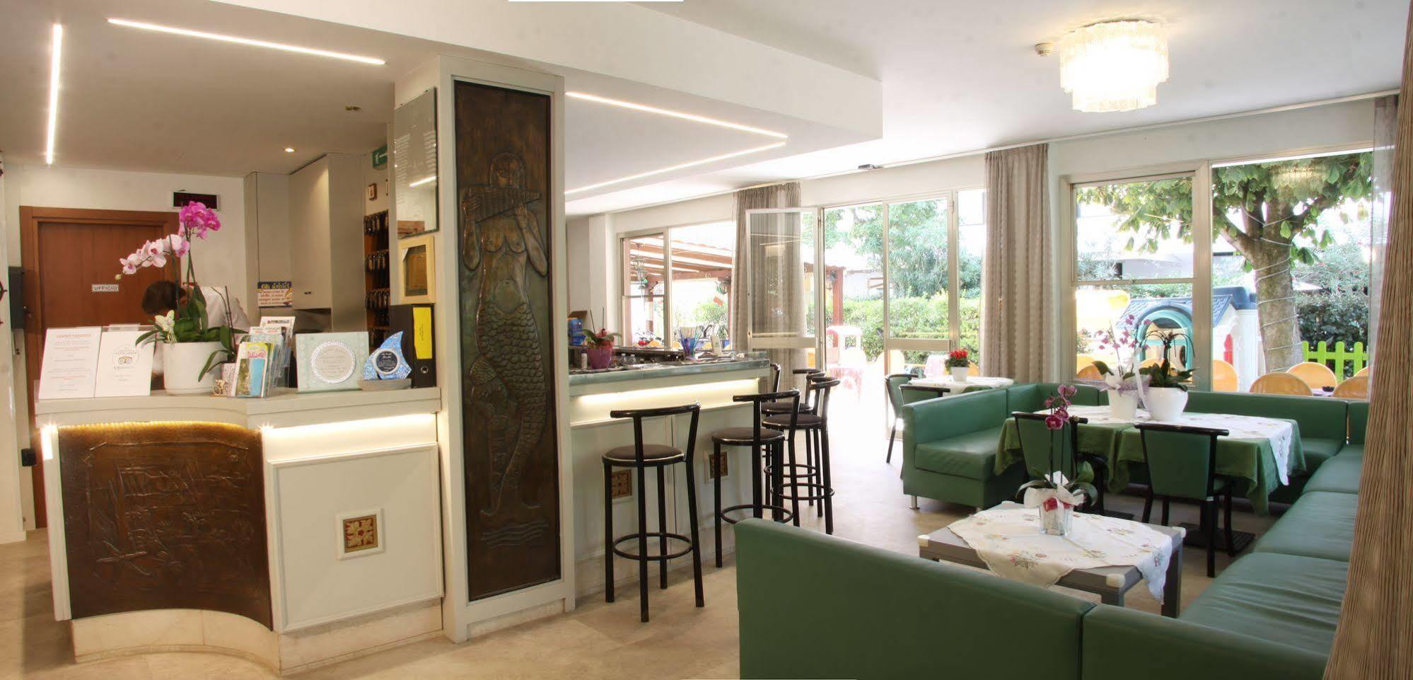 Hotel Tilly 切塞纳蒂科 外观 照片